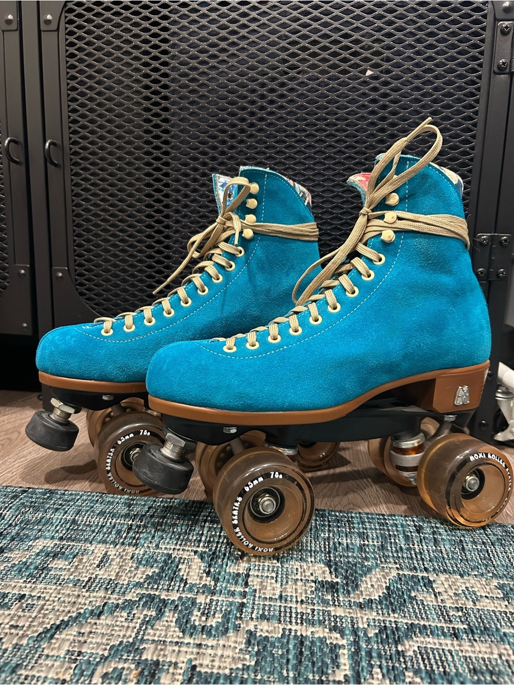 Moxi Lolly Roller Skates in Pool Blue size 8 EXTRA ACCESSORIES INCLUDED! - Picture 3 of 11
